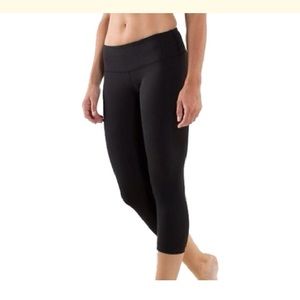 Lululemon Black Wunder Under Crop Leggings Size 2